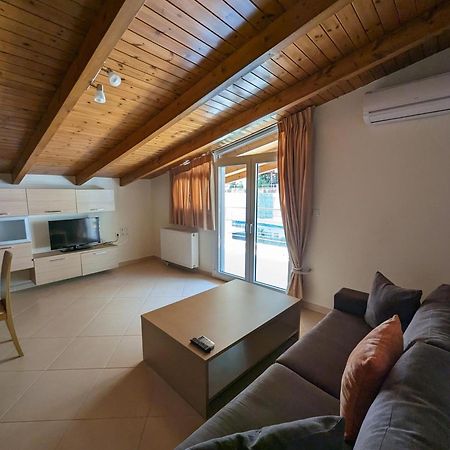 Samaras Apartments In Kamena Vourla Extérieur photo
