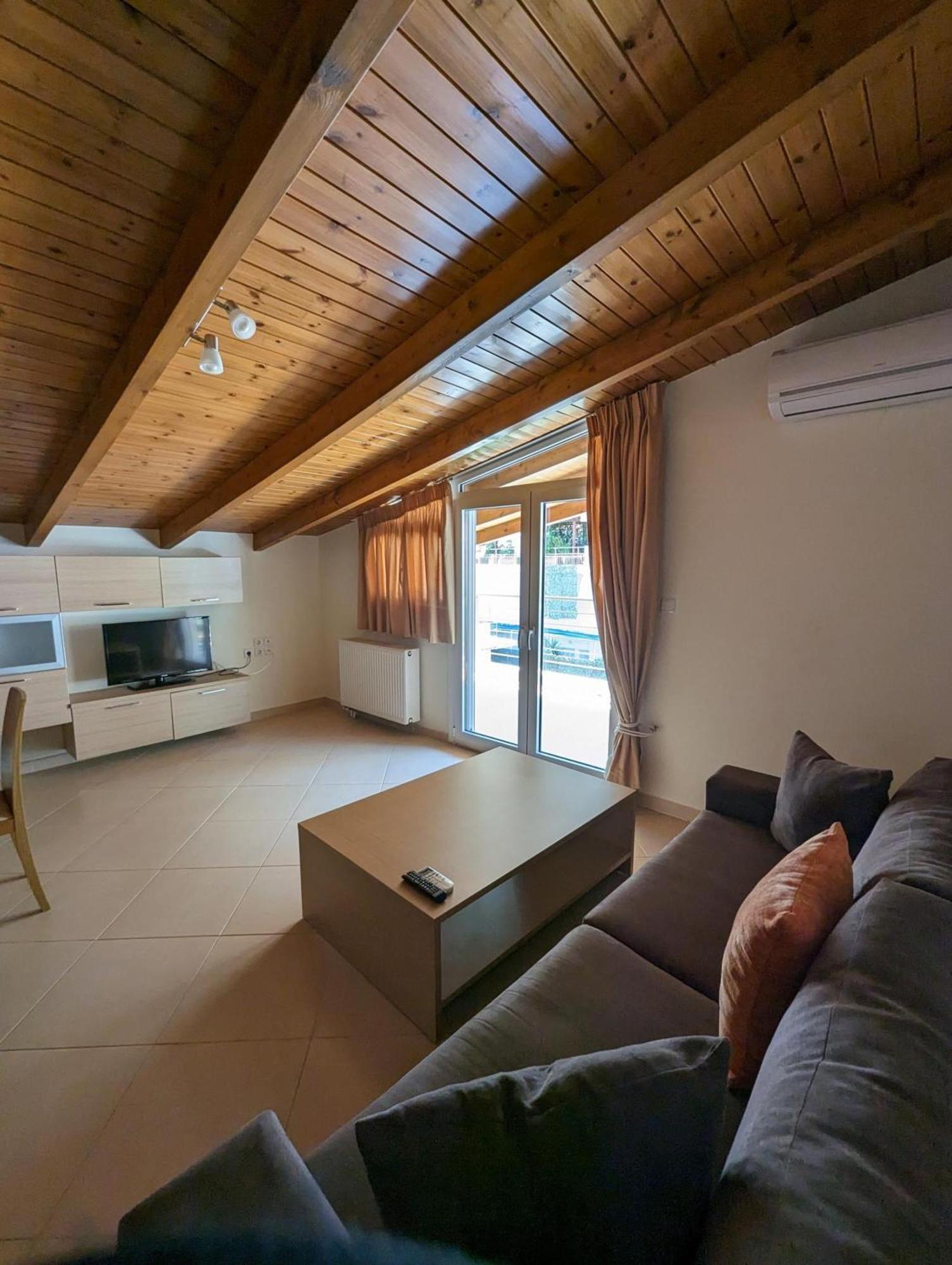 Samaras Apartments In Kamena Vourla Extérieur photo