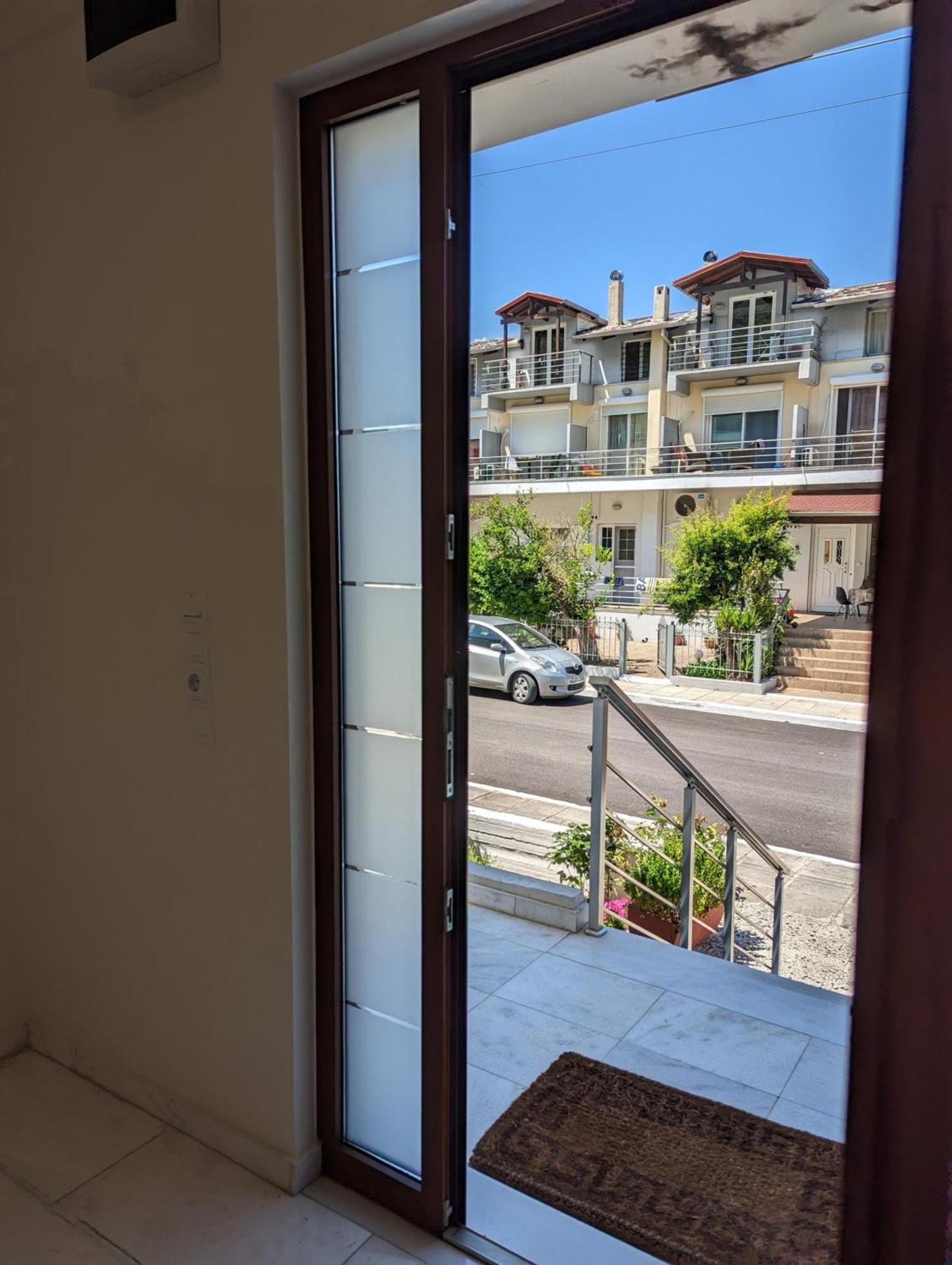 Samaras Apartments In Kamena Vourla Extérieur photo